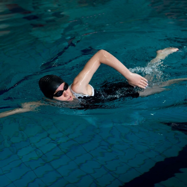How to breathe while swimming beginner